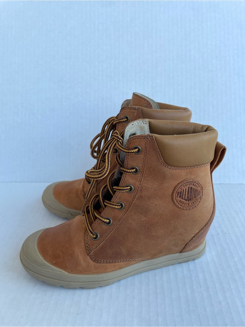 Palladium Women’s Brown/Tan Lace Up Ankle Bootie Round Toe US 5.5 EU 36